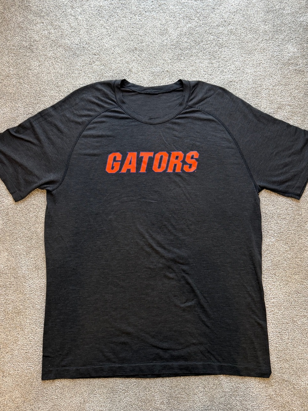 Lululemon Men’s UF Florida Gators Metal Vent Tech Shirt Black Orange Blue